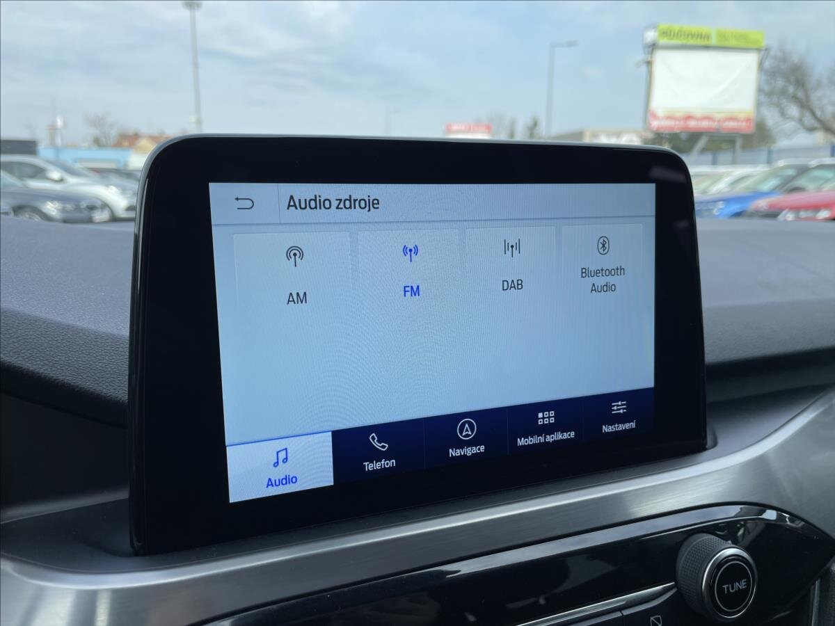 Ford Kuga SUV / Terénní 1,5 l 88 kw