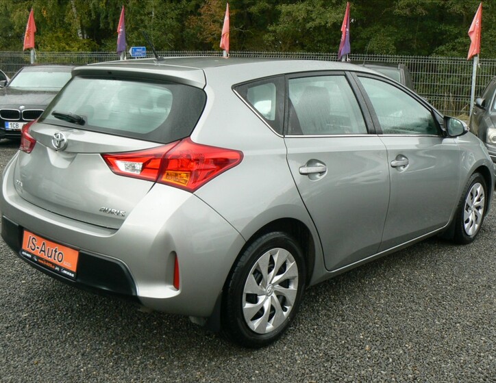 Toyota Auris 5