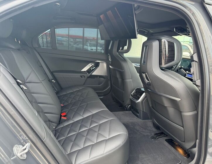 BMW Řada 7 Sedan / Limuzína 3,0 l 210 kw