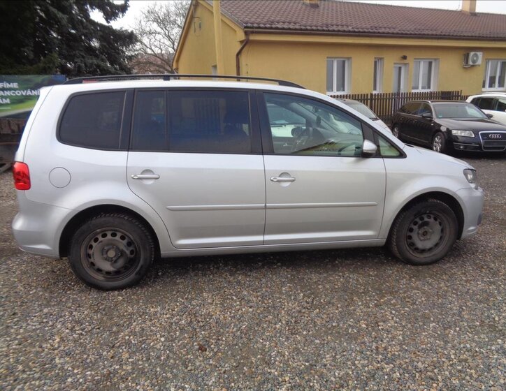 Volkswagen Touran Kombi 1,4 l 110 kw