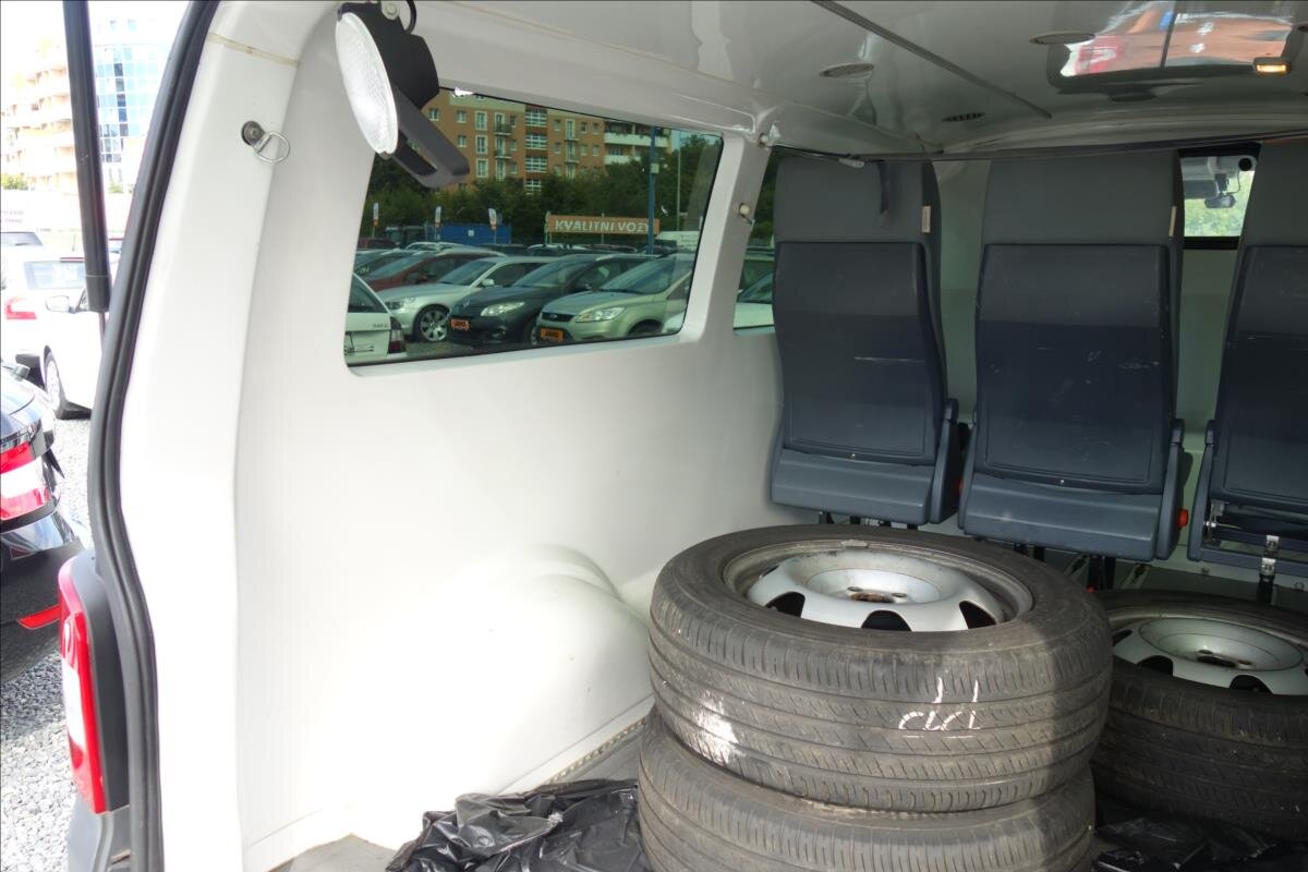 Volkswagen Transporter Kombi 2,0 l 132 kw