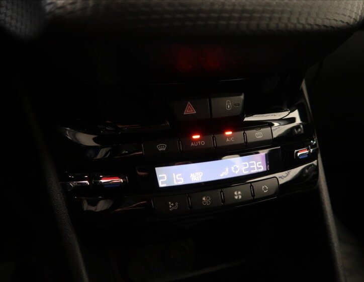 Peugeot 2008 SUV / Terénní 1,2 l 81 kw