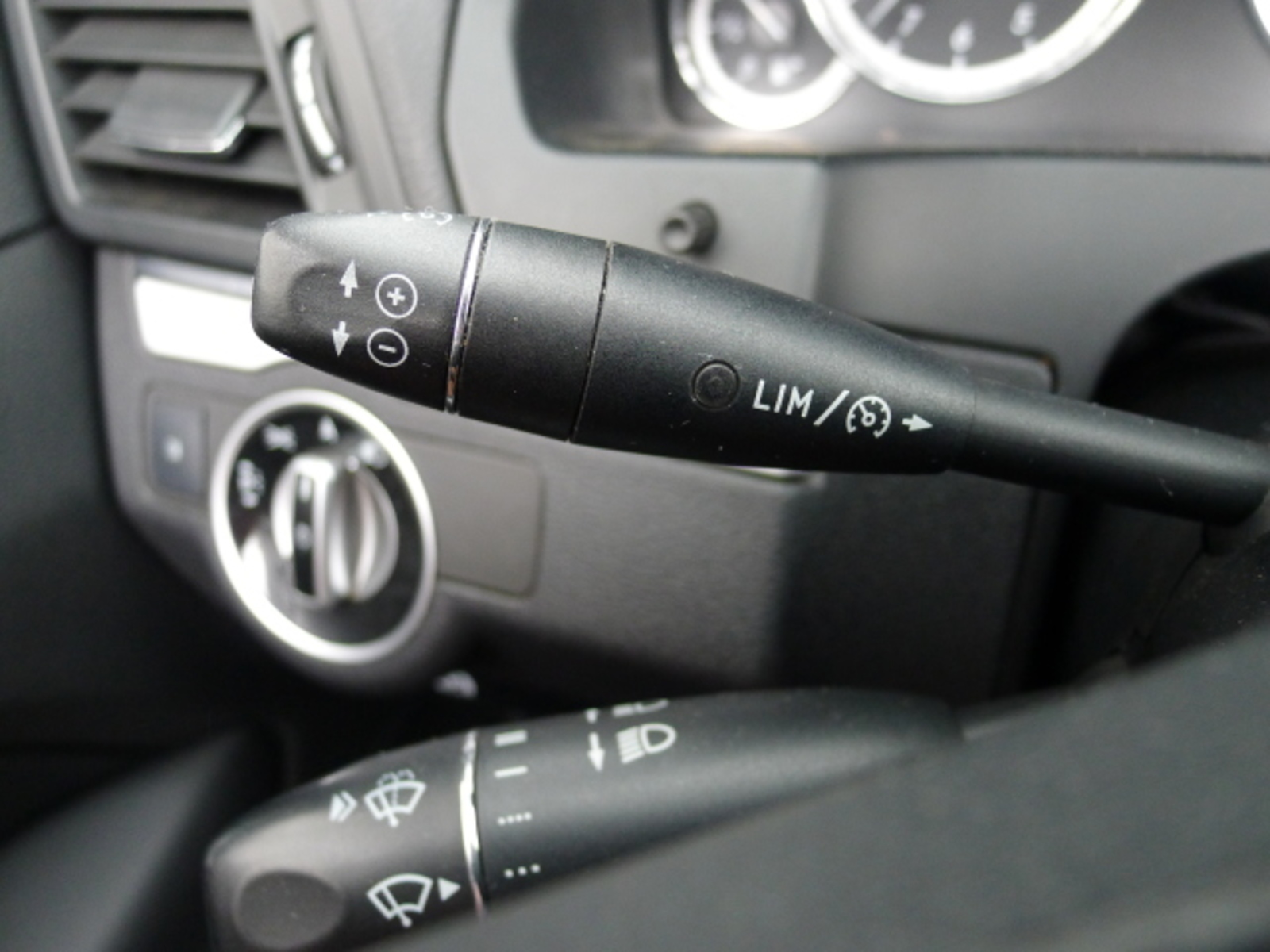 Mercedes-Benz Třídy E 25