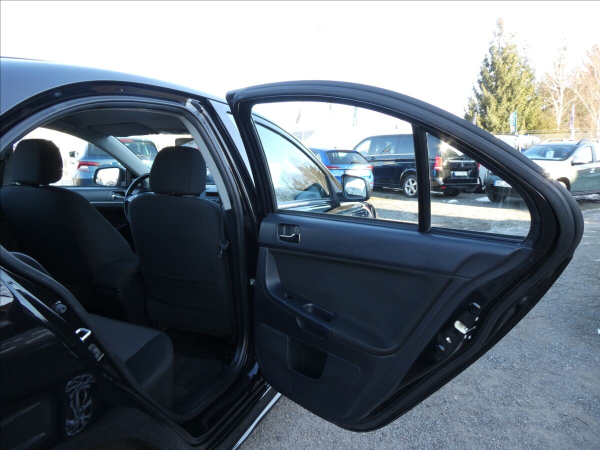 Mitsubishi Lancer Hatchback 1,8 l 105 kw