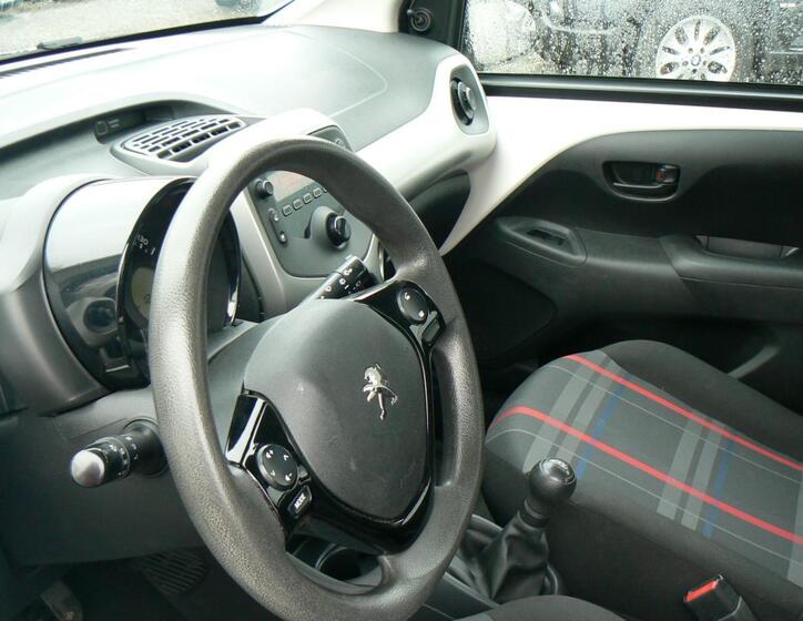 Peugeot 108 9