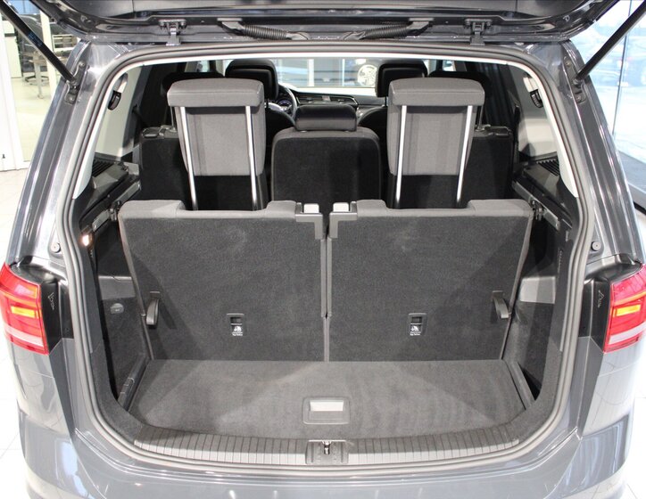 Volkswagen Touran MPV 1,5 l 110 kw