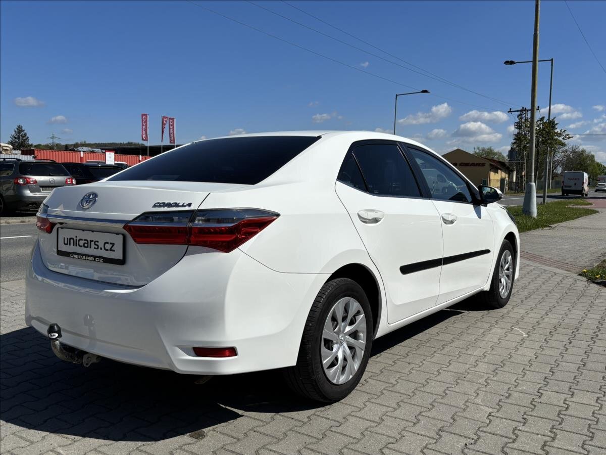 Toyota Corolla Sedan / Limuzína 1,6 l 97 kw