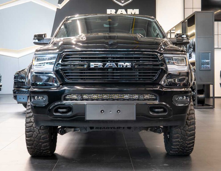 Dodge RAM 8