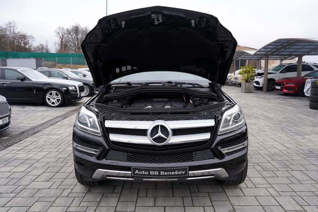 Mercedes-Benz GL SUV 4,7 l 320 kw
