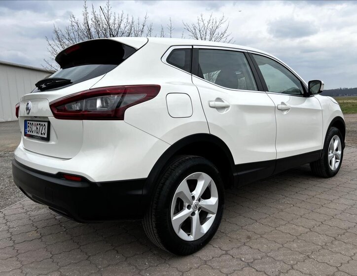 Nissan Qashqai SUV / Terénní 1,3 l 103 kw