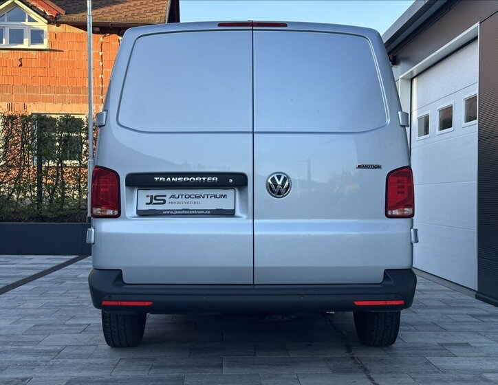 Volkswagen Transporter Skříň 2,0 l 110 kw