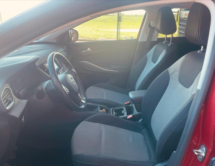 Opel Grandland X SUV / Terénní 1,2 l 96 kw