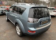 Mitsubishi Outlander 7