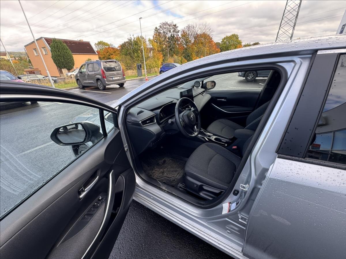 Toyota Corolla Sedan / Limuzína 1,8 l 72 kw