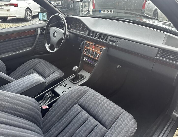 Mercedes-Benz 124 Kupé 1,9 l 100 kw