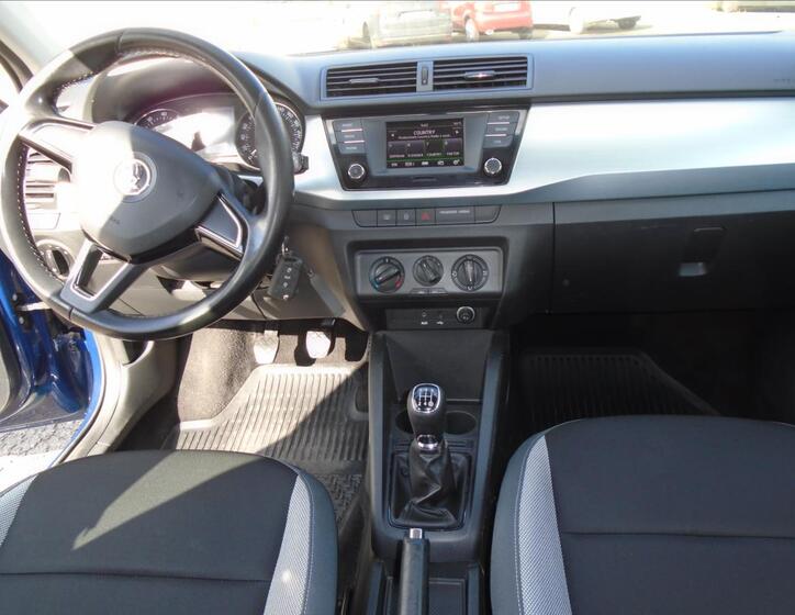 Škoda Fabia 16