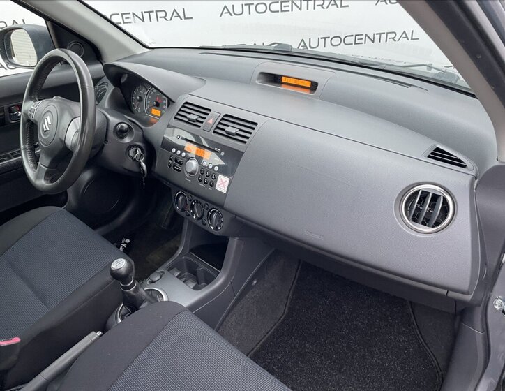 Suzuki Swift Hatchback 1,3 l 67 kw