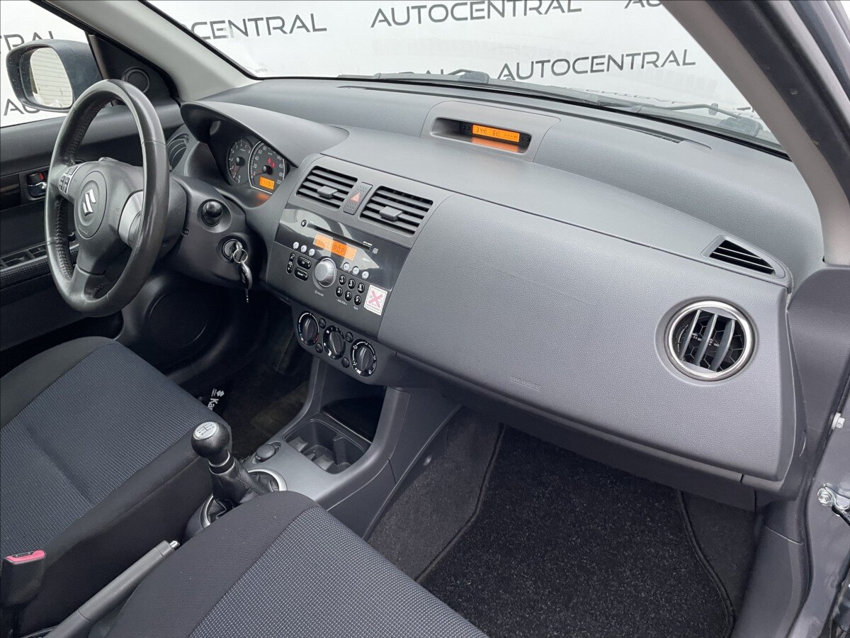 Suzuki Swift Hatchback 1,3 l 67 kw