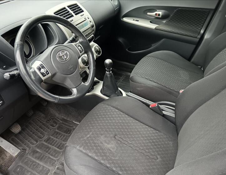 Toyota Urban Cruiser 19