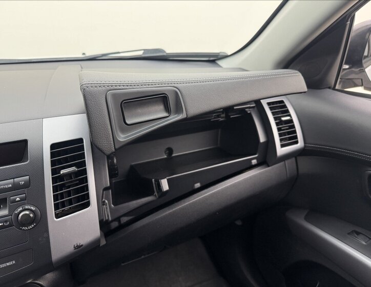 Mitsubishi Outlander SUV / Terénní 2,2 l 115 kw