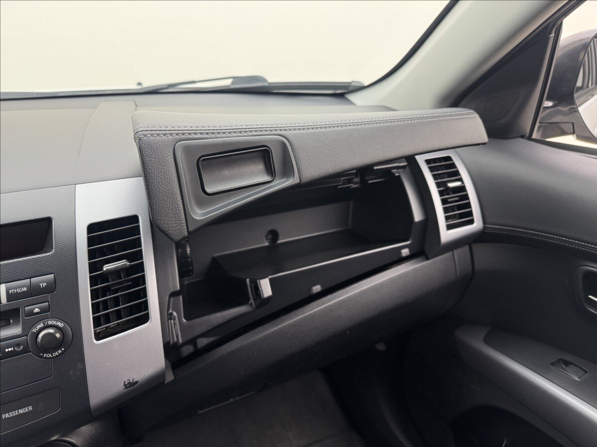 Mitsubishi Outlander SUV / Terénní 2,2 l 115 kw