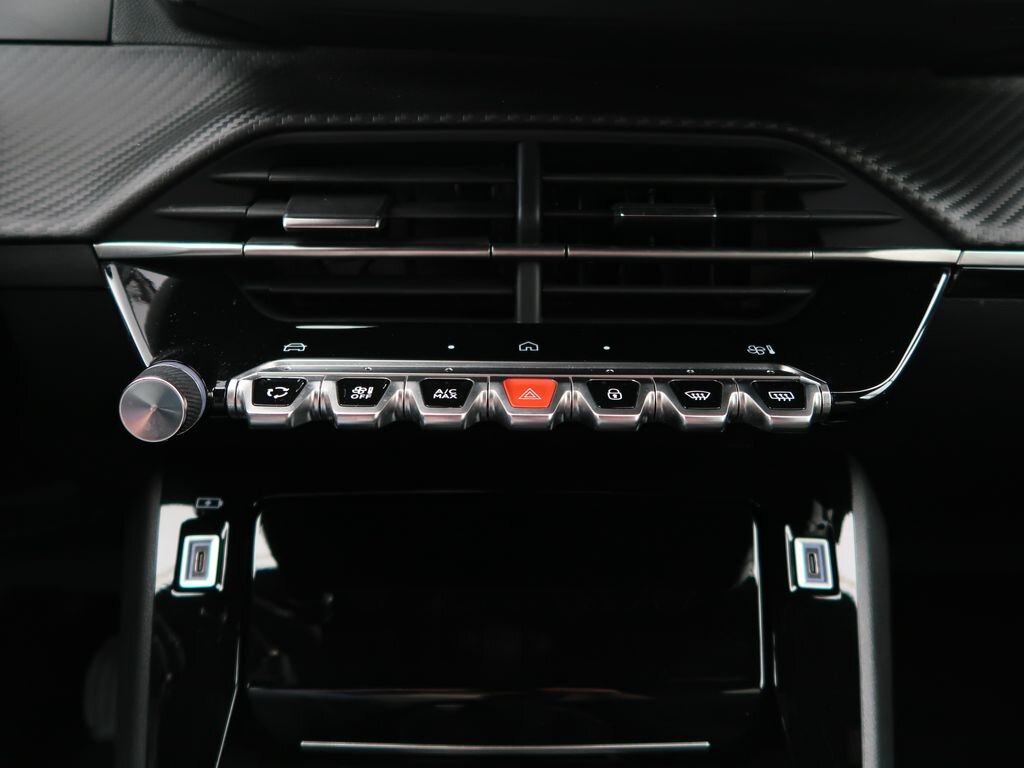 Peugeot 2008 SUV / Terénní 1,2 l 74 kw