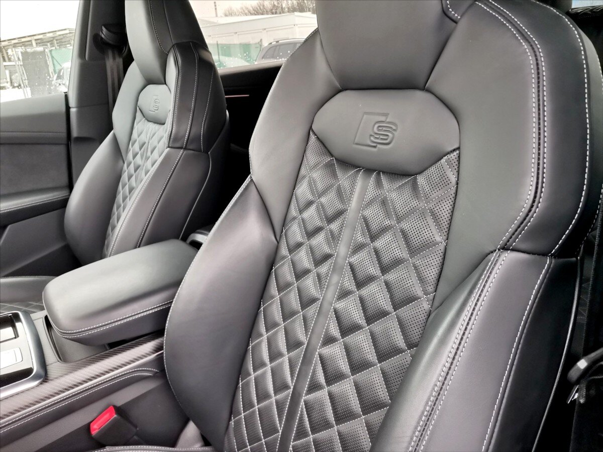 Audi Q8 SUV / Terénní 3,0 l 250 kw