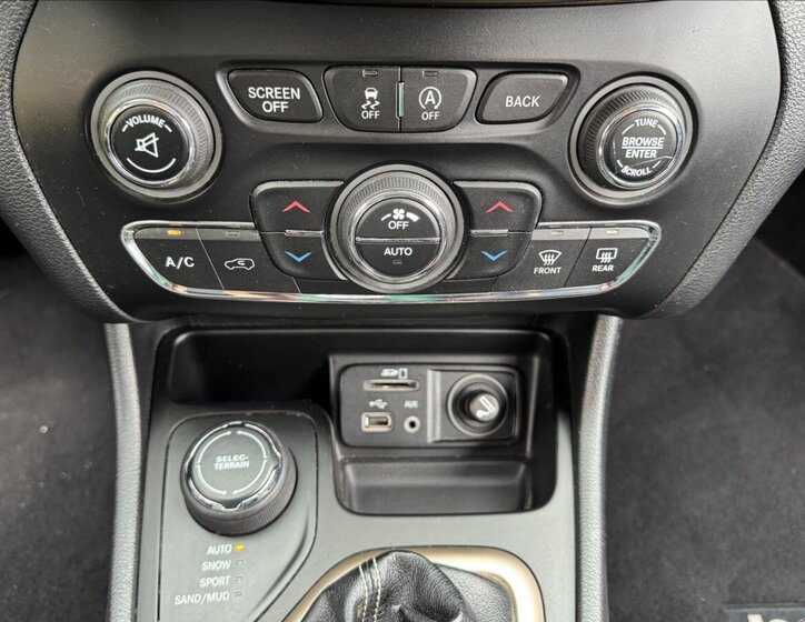 Jeep Cherokee Ostatní 2,0 l 103 kw