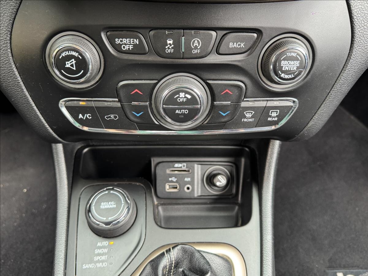 Jeep Cherokee Ostatní 2,0 l 103 kw