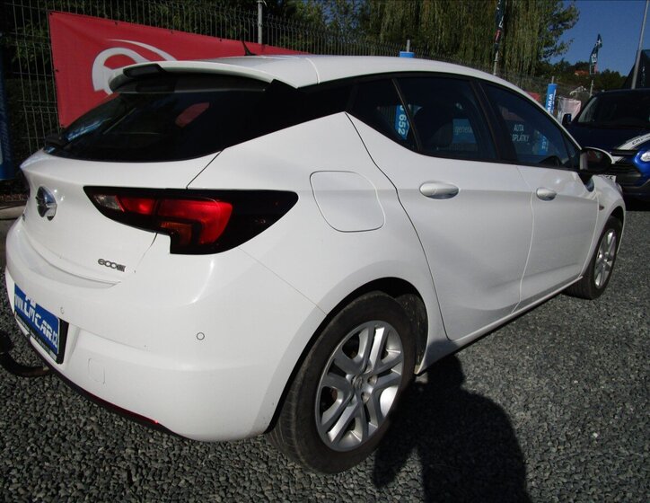 Opel Astra Hatchback 999,0 77 kw
