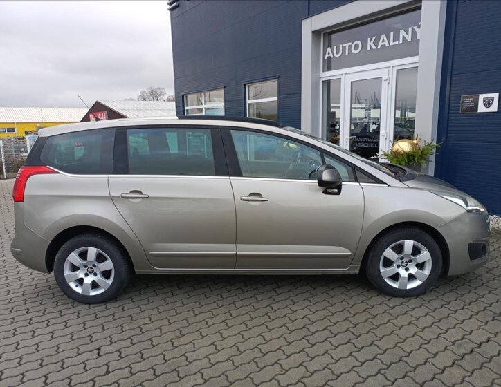 Peugeot 5008 SUV 1,6 l 88 kw