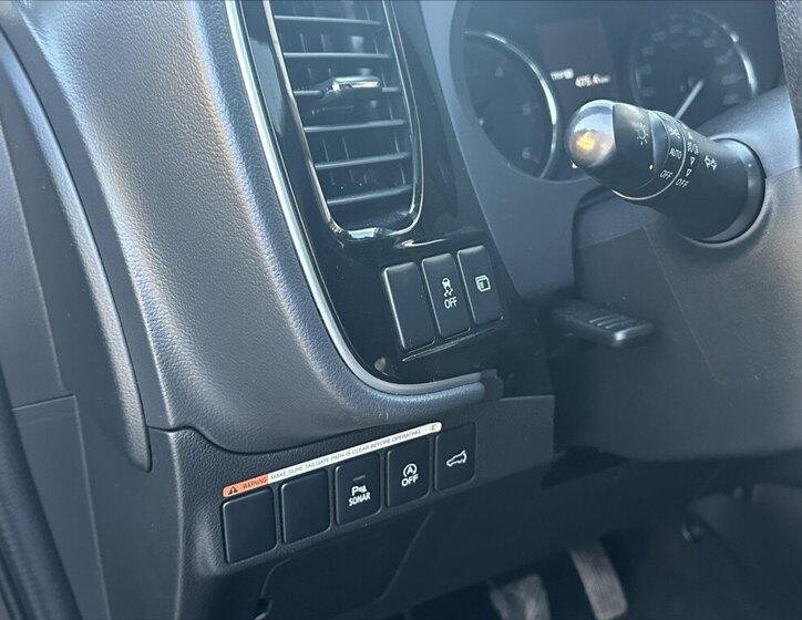 Mitsubishi Outlander SUV / Terénní 2,3 l 110 kw