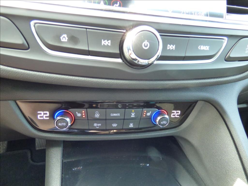 Opel Insignia Kombi 2,0 l 154 kw