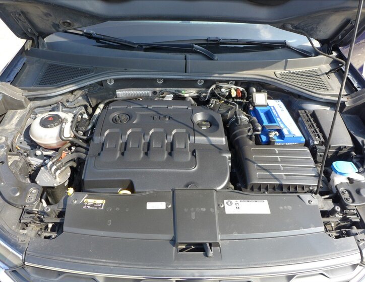 Volkswagen T-Roc SUV / Terénní 2,0 l 110 kw