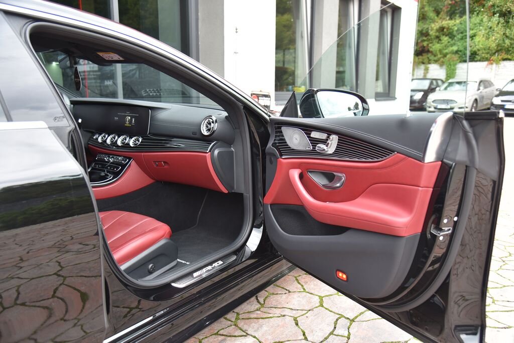 Mercedes-Benz CLS Sedan / Limuzína 3,0 l 320 kw