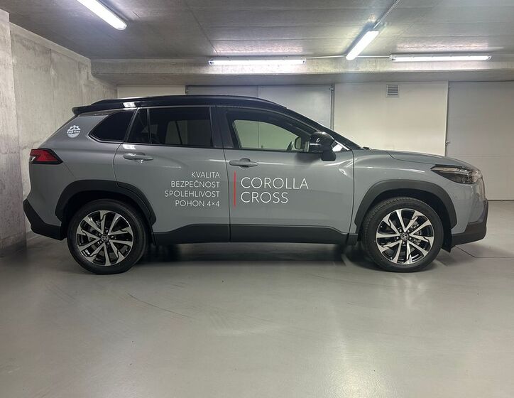 Toyota Corolla Cross 4