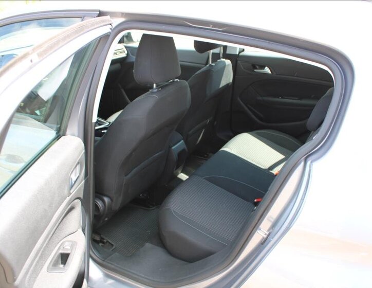 Peugeot 308 Hatchback 1,5 l 75 kw