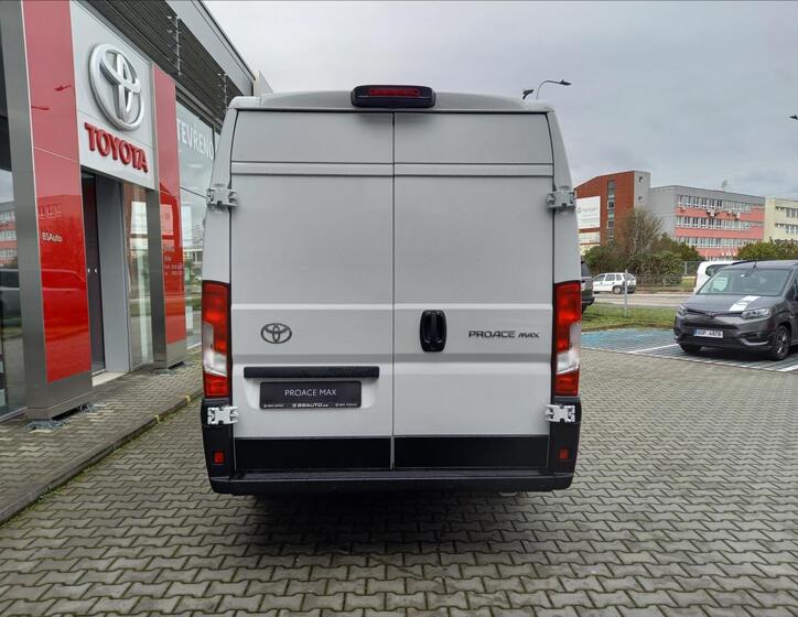 Toyota Proace Max 5