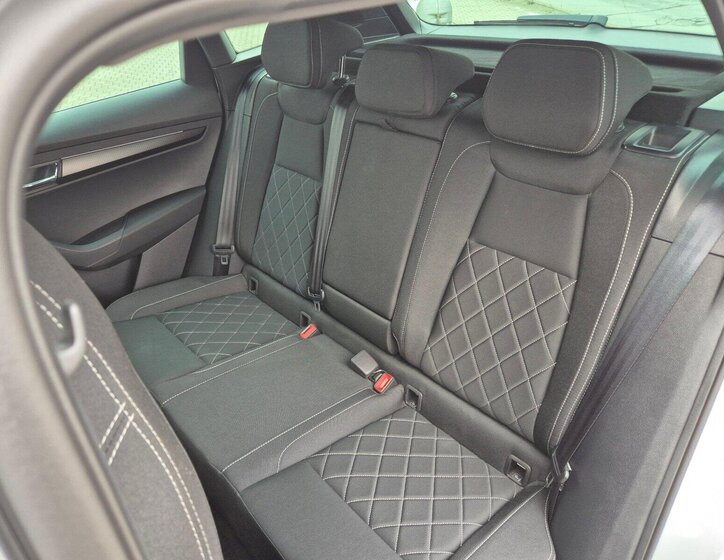 Škoda Karoq SUV 1,5 l 110 kw