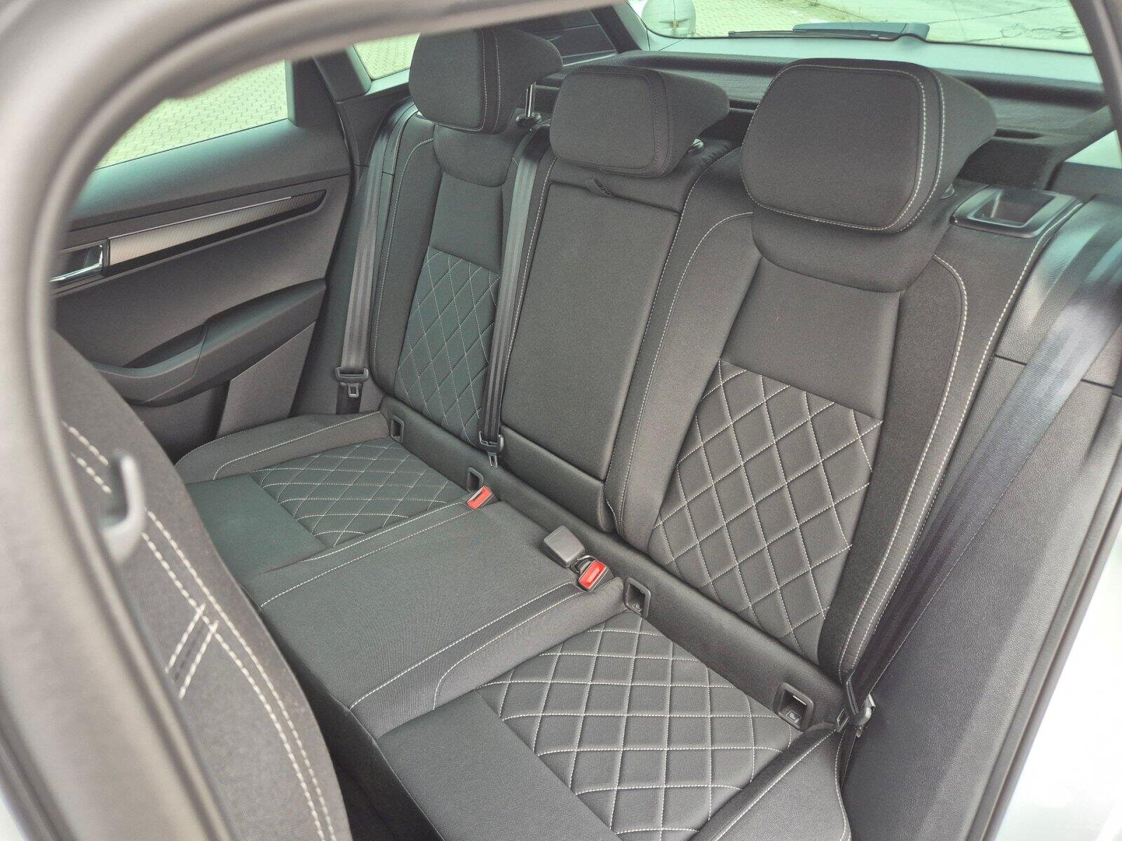 Škoda Karoq SUV 1,5 l 110 kw