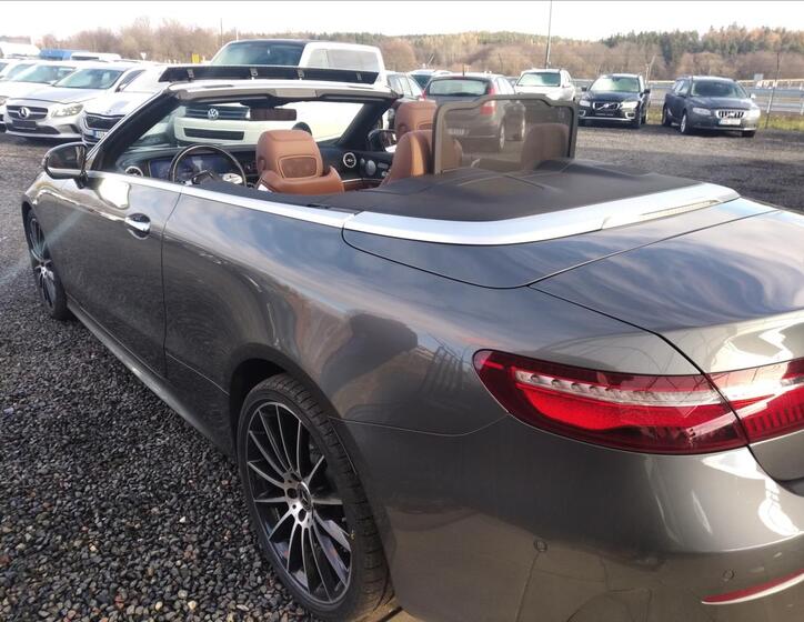 Mercedes-Benz Třídy E 16