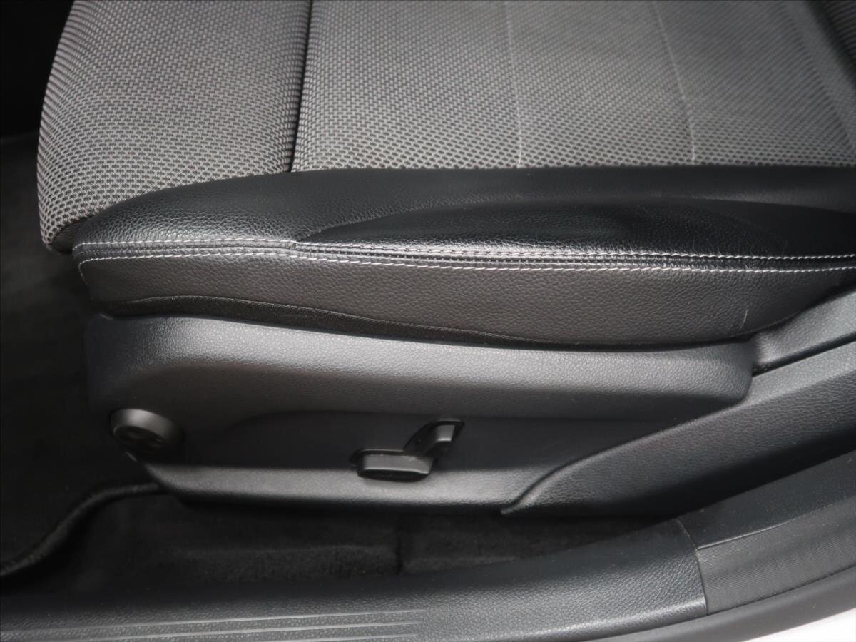 Mercedes-Benz Třídy C Sedan / Limuzína 2,1 l 125 kw