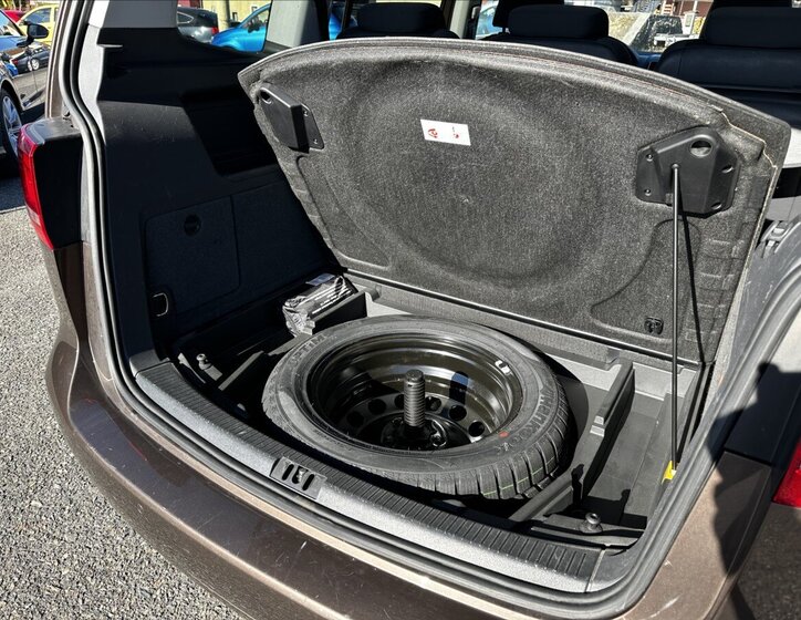 Volkswagen Touran MPV 1,2 l 77 kw