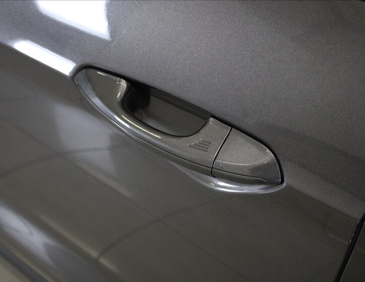 Ford S-MAX MPV 2,0 l 132 kw