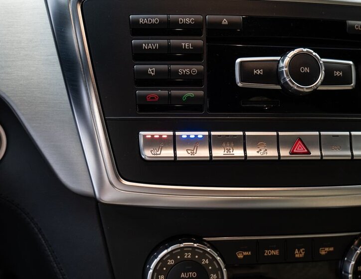 Mercedes-Benz GL SUV 4,7 l 320 kw