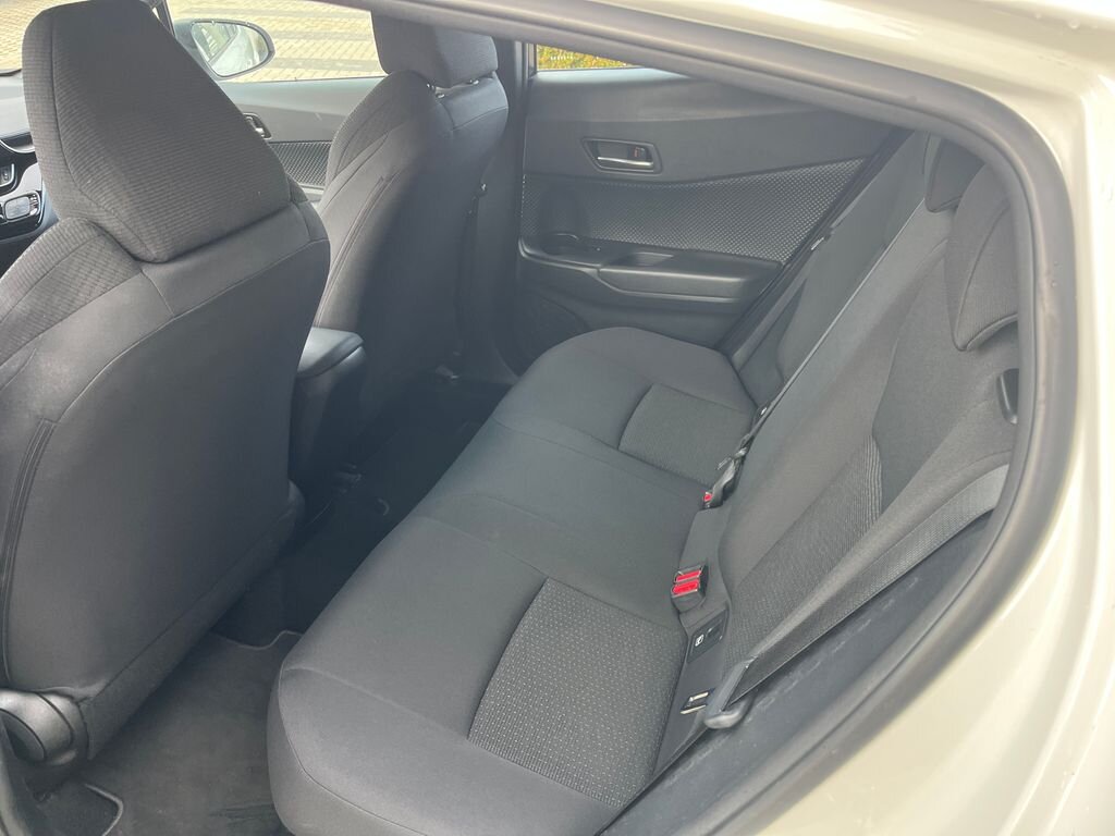 Toyota C-HR SUV / Terénní 1,8 l 72 kw