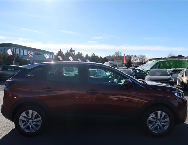 Peugeot 3008 SUV / Terénní 1,2 l 96 kw