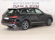 Audi Q7 4