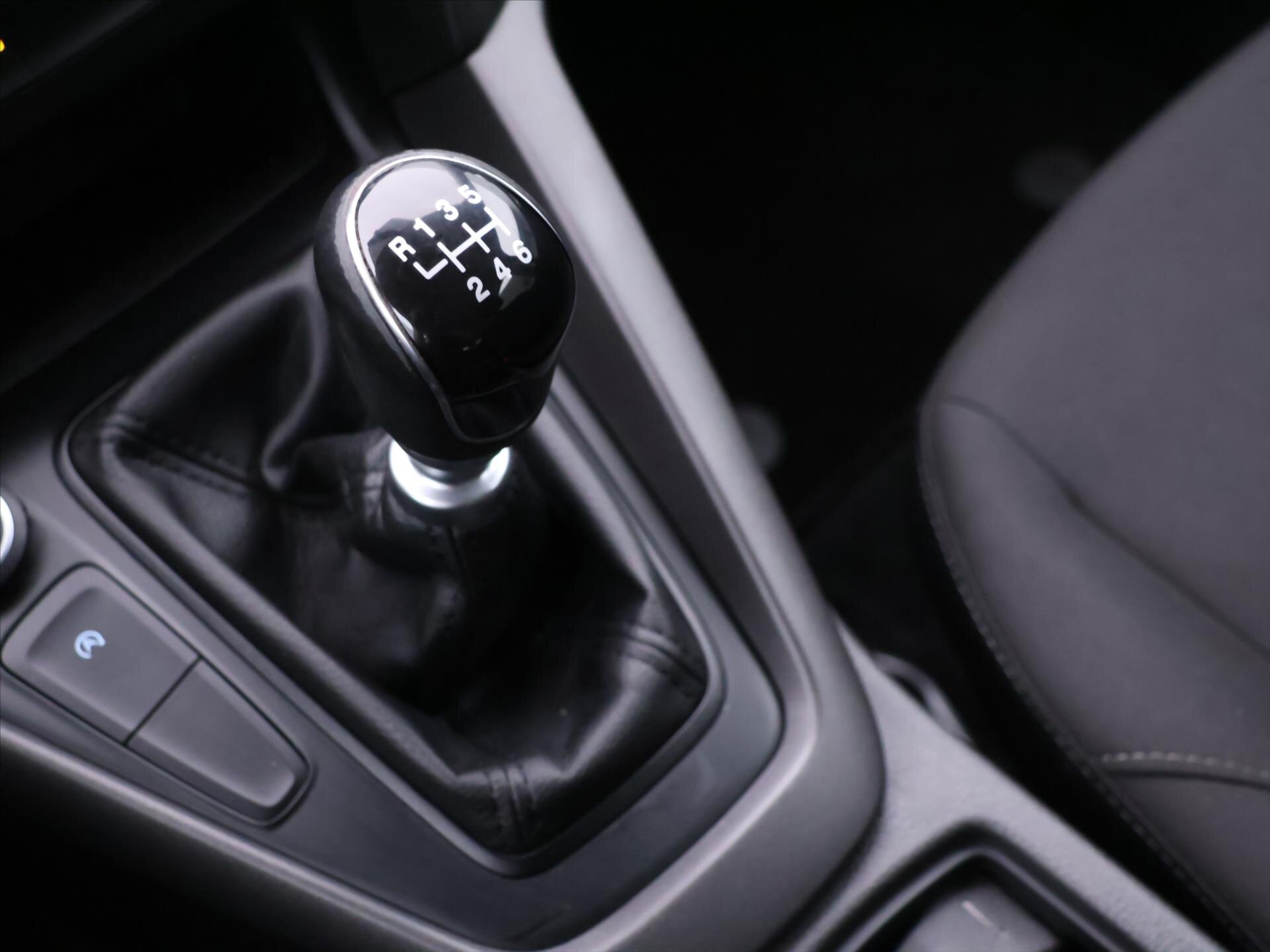 Ford Focus Kombi 999,0 92 kw