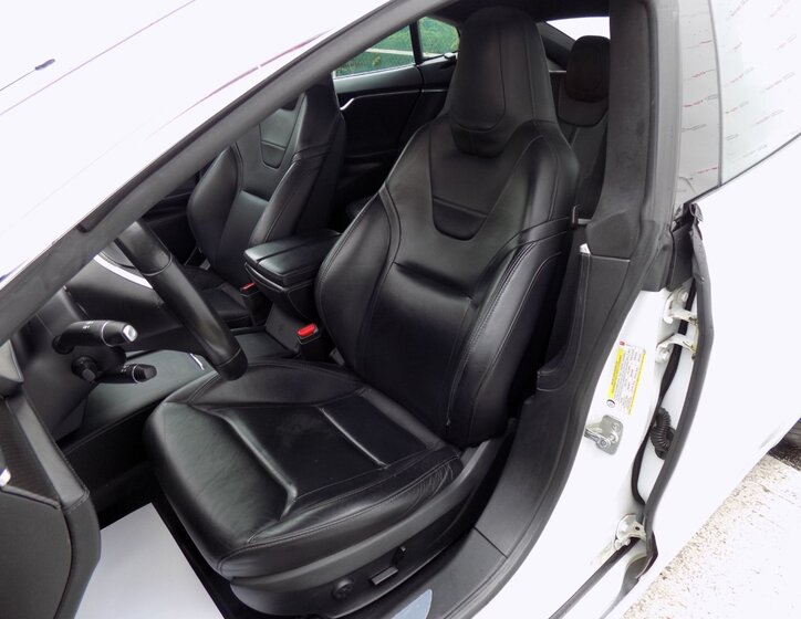 Tesla Model S 14
